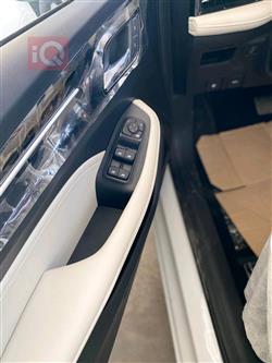 ئێم جی 5 پڵەس